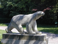 Dijon, l'ours dans le jardin Darcy